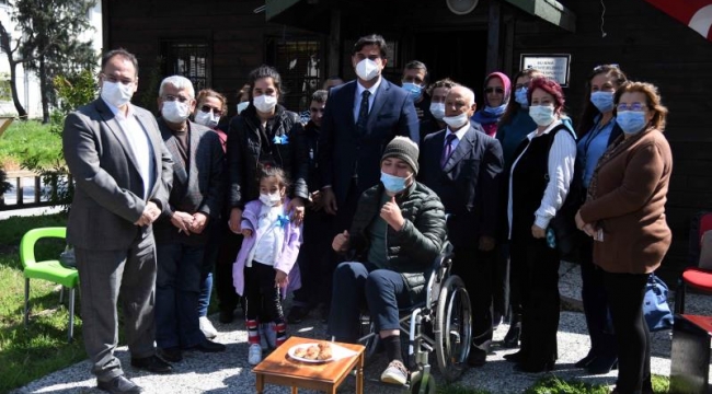 Alim Karaca'dan Otizm Farkındalık Günü ziyaretleri