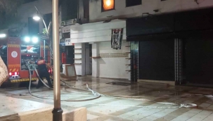 Alev alev yanan bina kullanılamaz hale geldi
