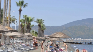 Denizin tadını Ukraynalı turistler çıkarıyor