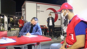 Kan vermeye gelen Tuncay Şanlı herkesi kan bağışına davet etti