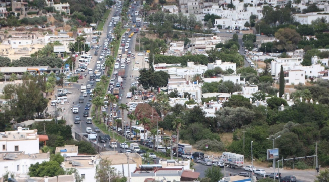 Bodrum’da trafik çilesi erken başladı