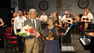Genç piyanistler İdil Biret ile sahne alacak