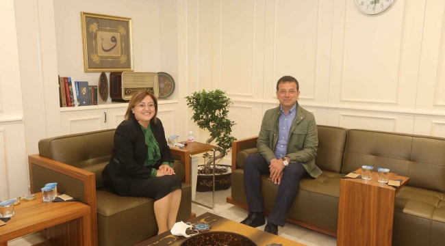 İmamoğlu Fatma Şahin’i ziyaret etti