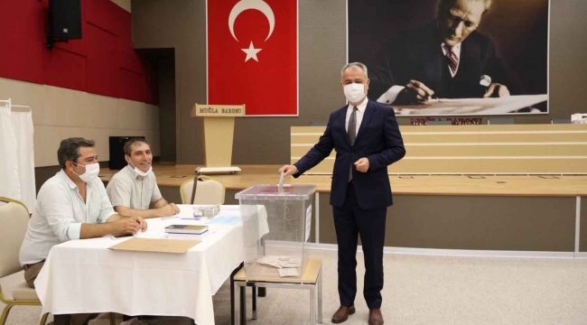 Muğla Barosu Başkanı Uzun güven tazeledi
