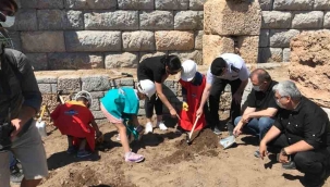 Knidos Antik Kenti kazılarına engelli öğrenciler katıldı