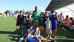 Ünlü futbolcular Marmaris’te buluştu