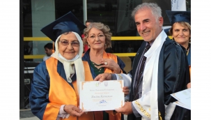 93 yaşında mezun oldu