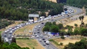 Araç kuyruğunun bir ucu Aydın’da, bir ucu Muğla’da