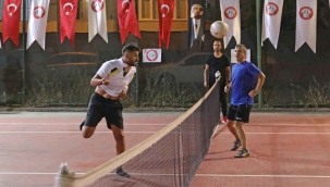 Ayak tenisi turnuvasında ödüller sahiplerini buldu