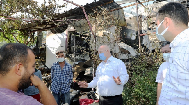 Başkan Gümüş’ten evi yanan aileye yardım sözü