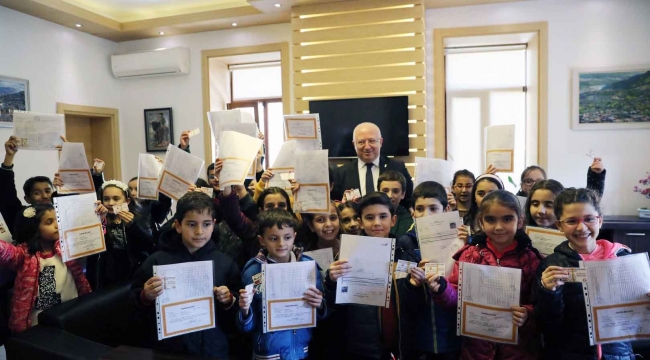 Başkan Gümüş’ten karne hediyesi Lunapark bileti