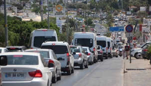 Bodrum’da kilometrelerce uzunlukta araç kuyruğu oluştu