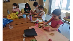 Çocuk sanat atölyelerinde çalışmalar devam ediyor