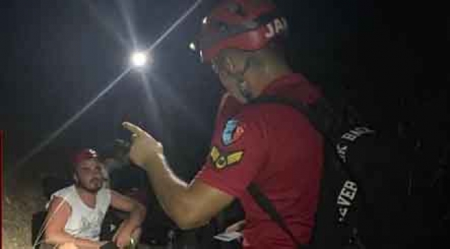 Fethiye’de Ormanlık Alanda Kaybolan 2 kişiyi JAK buldu