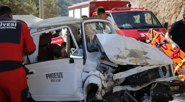 Fethiye’de otomobil ile cip çarpıştı: 8 yaralı