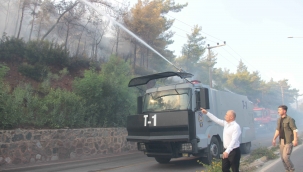 İçmeler yolunda alevler yolu kapattı