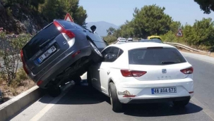 İlginç kaza maddi hasarla atlatıldı