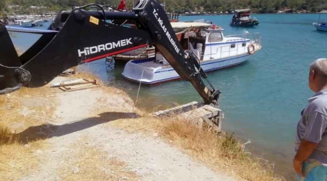 Kaçak iskelelerin yıkımına başlandı