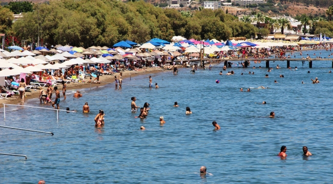 Karadan, denizden ve havadan Bodrum'a turist yağdı