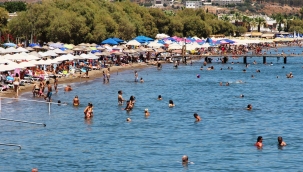 Karadan, denizden ve havadan Bodrum'a turist yağdı