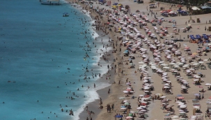 Ölüdeniz'e ulaşmak için kilometrelerce yürüdüler