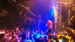 Rap müzik sanatçısı Norm Ender Marmarislileri coşturdu