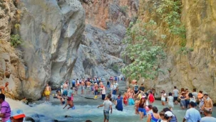 Saklıkent Kanyonu'nu bayramda 72 bin kişi ziyaret etti