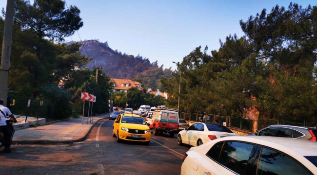 Tatilciler Marmaris’i terk ederken, tahliyeler de devam ediyor