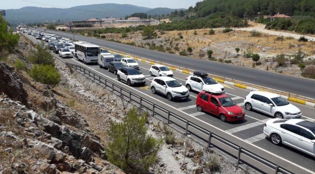 Tatilcilerin dönüş çilesi başladı