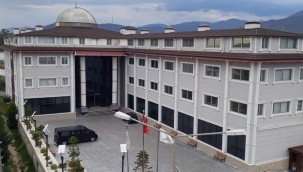 15 yaşındaki çocuk 2. kattan aşağı düştü
