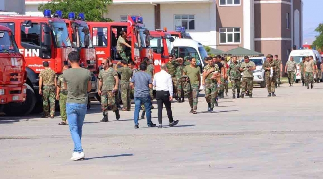 Azerbaycanlı itfaiyeciler görevlerini tamamlayıp dönüş yoluna geçti