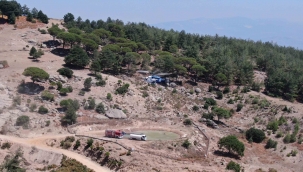 Muğla’da ekipler karadan su taşıdı, helikopter havadan müdahale etti