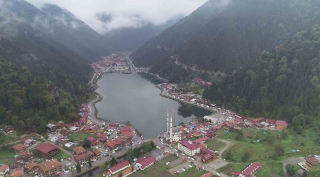 Muğla ve Antalya'daki yangınlar nedeniyle tatilcilerin yeni rotası Doğu Karadeniz oldu