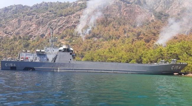 Türkiye’nin ilk acil kurtarma gemisi ‘Nene Hatun’ Çanakkale Boğazı’ndan geçti