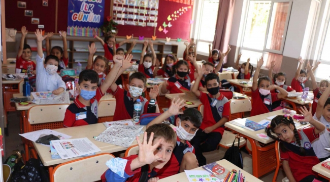 154 bin 532 öğrenci ders başı yaptı