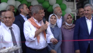 AHMET DAVUTOĞLU: YOKSULLUĞA, YASAKLARA KARŞI HEP BERABER MÜCADELE ETMEYE GELİYORUZ