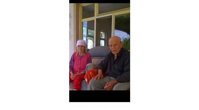 Anne ve Babaları hayrına mevlit yemeği verdiler: