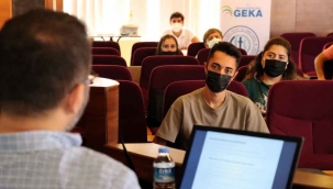 Fethiye’de 22 sektör temsilcisi 'Dijital Pazarlama ve Sosyal Medya Yönetimi Eğitimi' sertifikası aldı