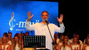 İş’ten Sesler Korosu, Bodrum’un yaralarını sarmak için muhteşem bir konser verdi
