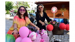 'SÜSLÜ KADINLAR' FARKINDALIK İÇİN PEDAL ÇEVİRDİ