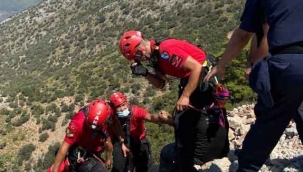 Yamaç paraşütçüsünü JAK timleri kurtardı