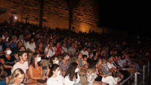 Zehra, Bodrum kalesinde fırtına gibi esti