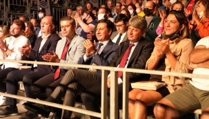 Bodrum’da “Sarı yaz” konserleri Derya Uluğ ile başladı