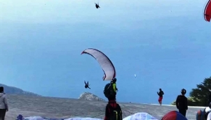 Festivaldeki paraşüt kazaları kameralara yansıdı