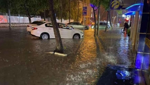 Fethiye'de sağanak yağış etkili oldu