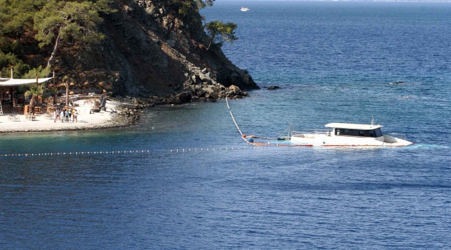 Fethiye'de su alarak batan teknedeki 3 kişi kurtarıldı 
