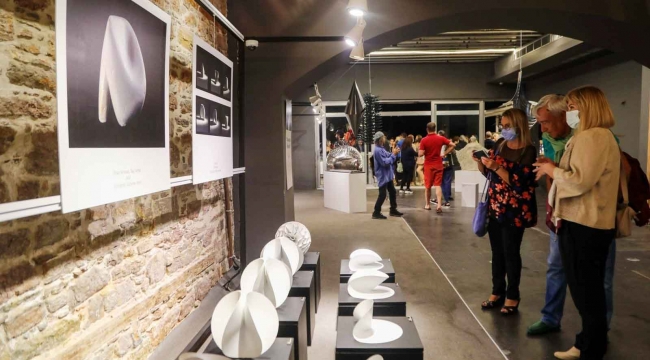 İlhan Koman ile 100 yıl heykel sergisi sanatseverlerle buluştu