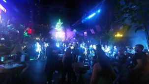 Marmaris’te yazdan kalma gecelerde eğlenceler devam ediyor