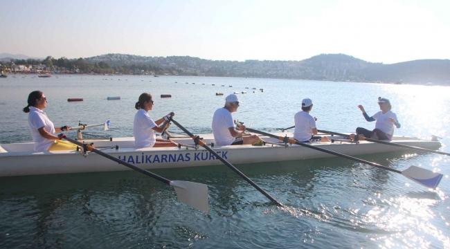 Muğla koylarını kürekle gezecekler