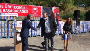 Muğla'da yangınlarda zarar gören arıcılara arı yemi desteği